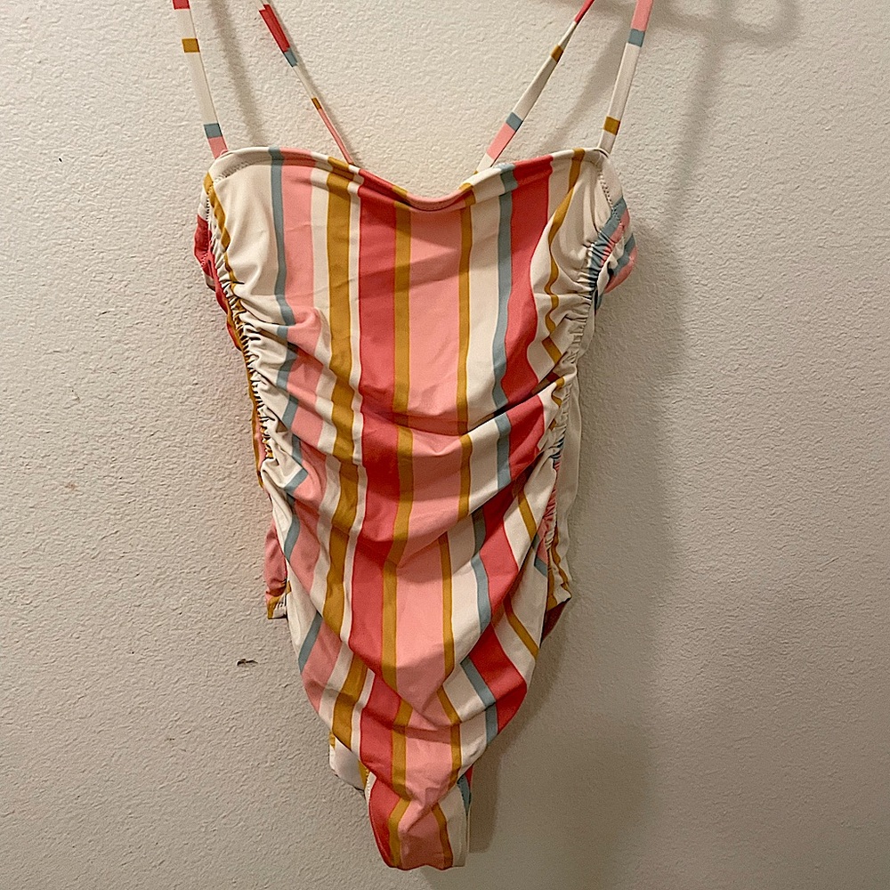 NWOT Kona swim target swimsuit size M